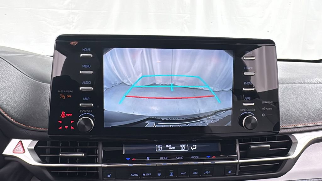 Used 2023 Toyota Sienna XSE image 27