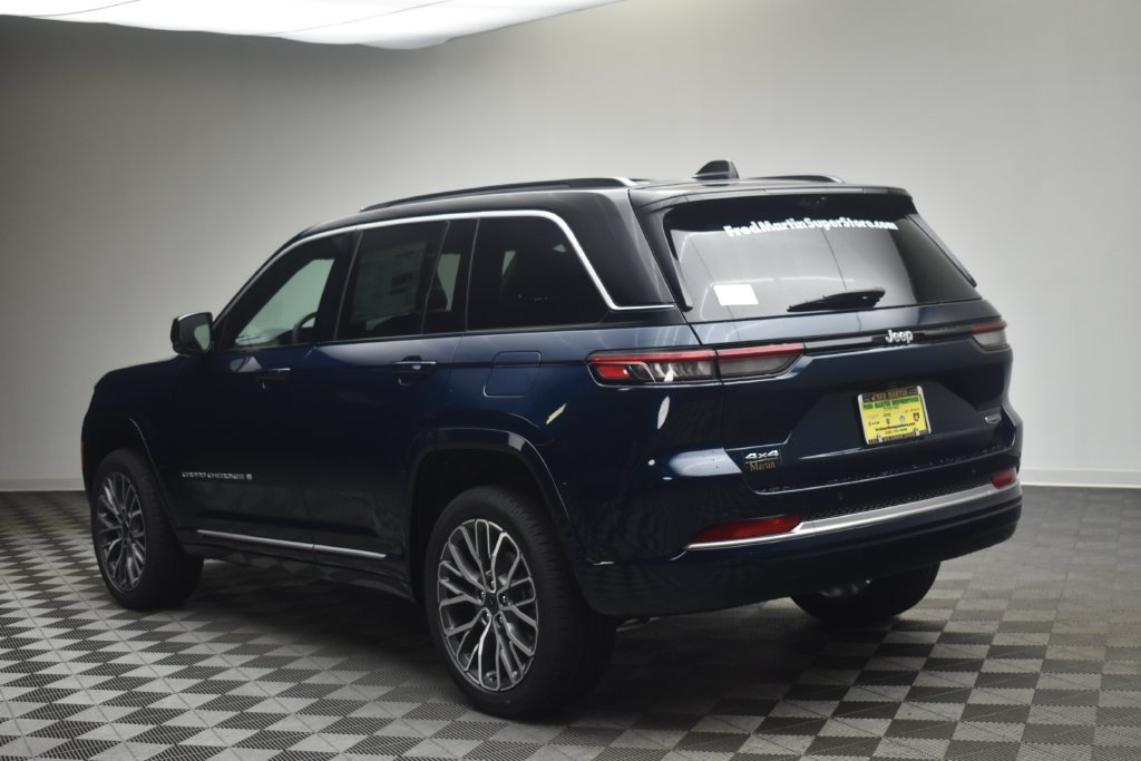 New 2027 Jeep Grand Cherokee Summit AWD/4WD image 13