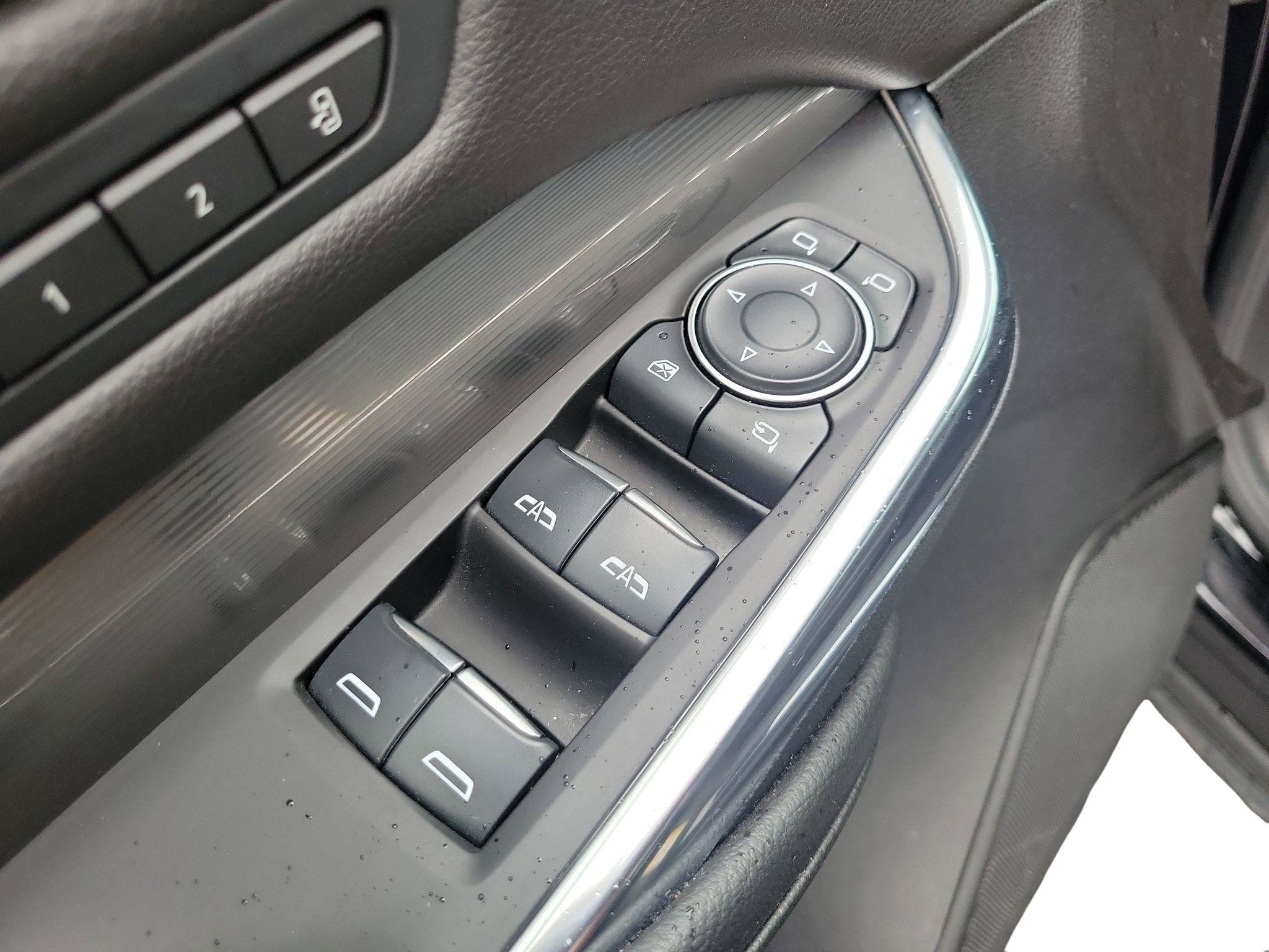 Used 2024 Cadillac XT4 Premium Luxury FWD image 9