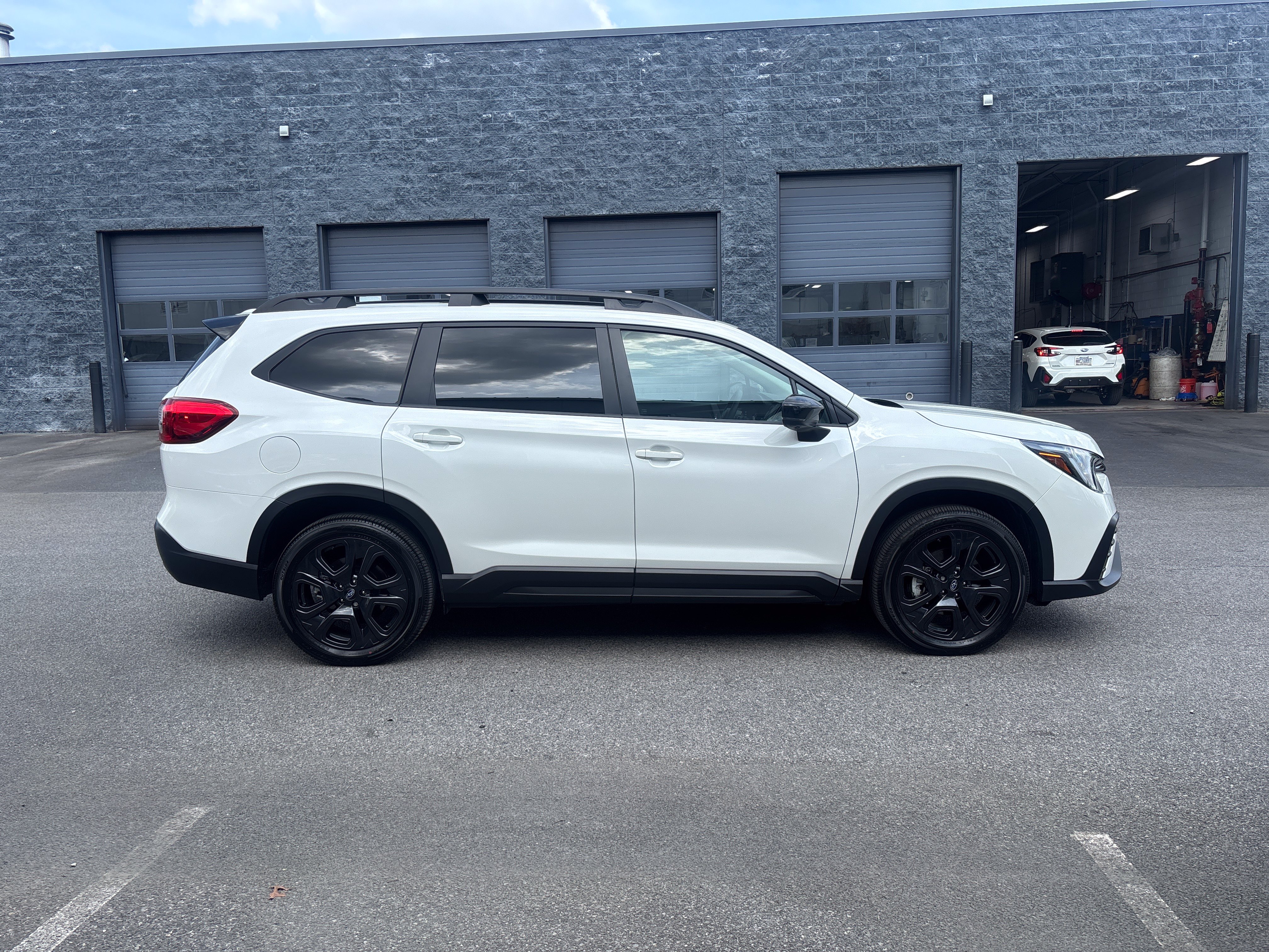 Certified 2025 Subaru Ascent Bronze Edition AWD/4WD image 24