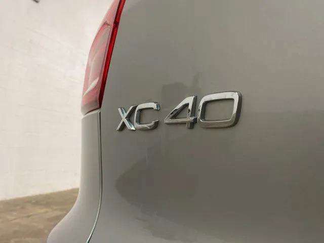Used 2025 Volvo XC40 B5 Plus image 94