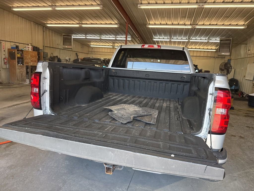 Used 2017 Chevrolet Silverado 1500 Custom w/ Custom Convenience Package AWD/4WD image 6