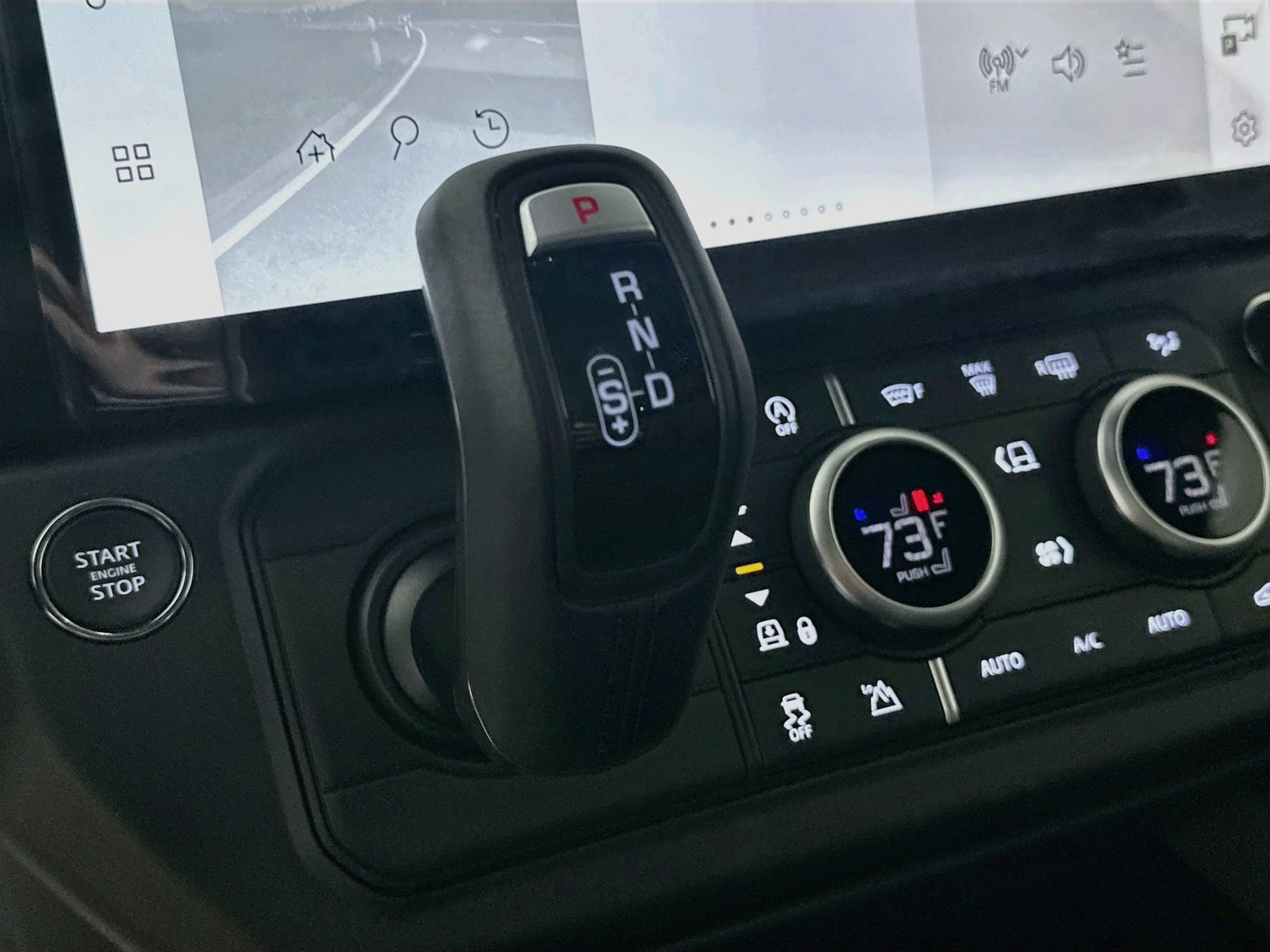 New 2026 Land Rover Defender 110 X-Dynamic SE AWD/4WD image 28