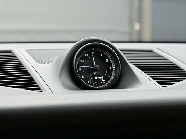 New 2026 Porsche Macan image 12