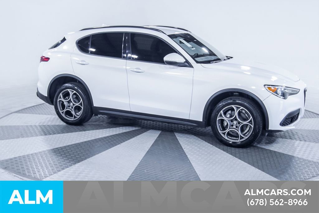 Used 2022 Alfa Romeo Stelvio Sprint image 12