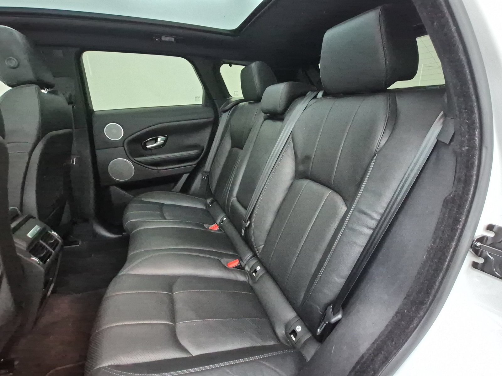 Used 2018 Land Rover Range Rover Evoque SE AWD/4WD image 22