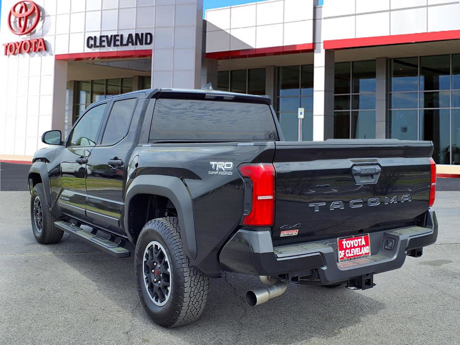 Used 2025 Toyota Tacoma TRD Off-Road image 4