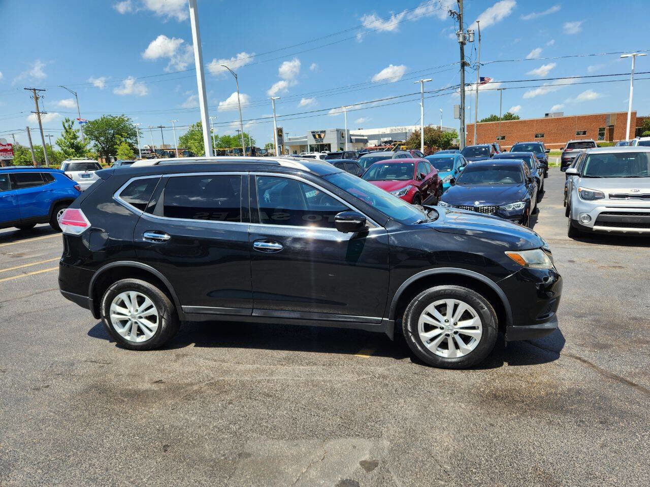 Used 2015 Nissan Rogue SV w/ SV Premium Package image 5