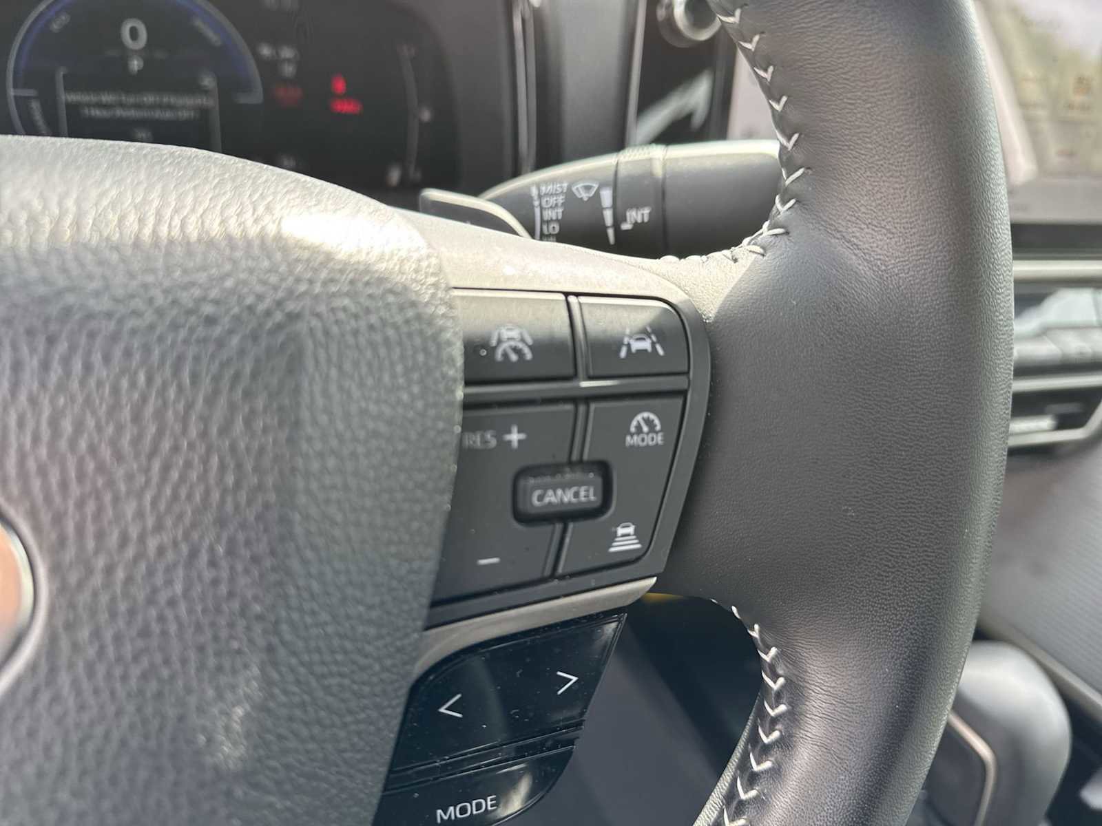 Used 2025 Toyota Camry SE w/ Multimedia Upgrade Package FWD image 23
