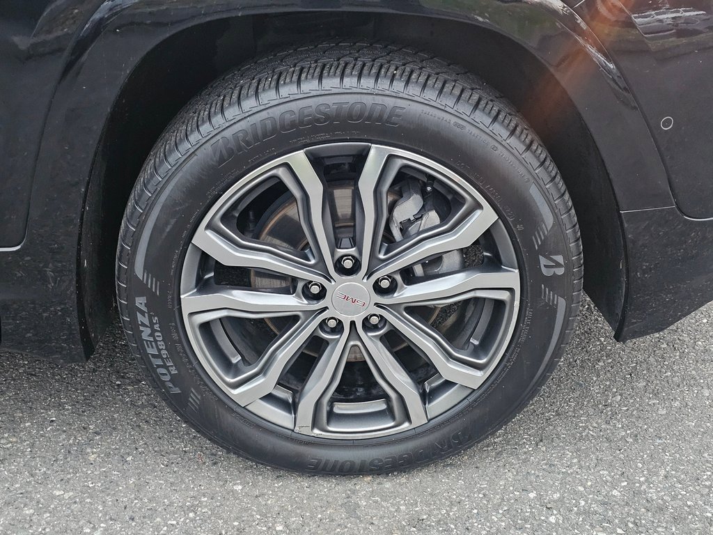 Used 2018 GMC Terrain Denali w/ Advanced Safety Package image 31