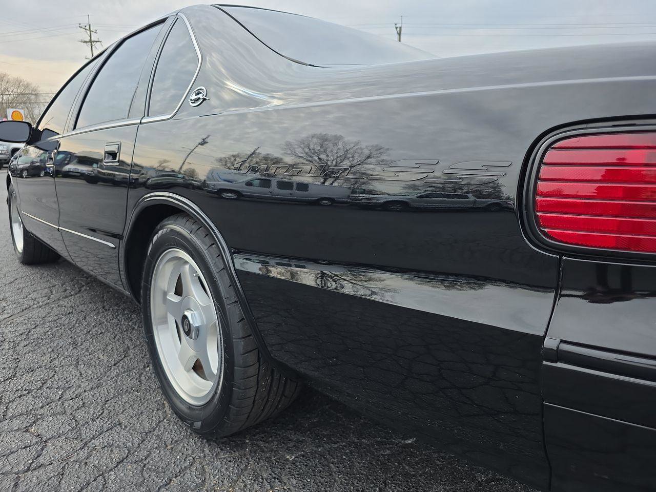 Used 1995 Chevrolet Impala SS image 37