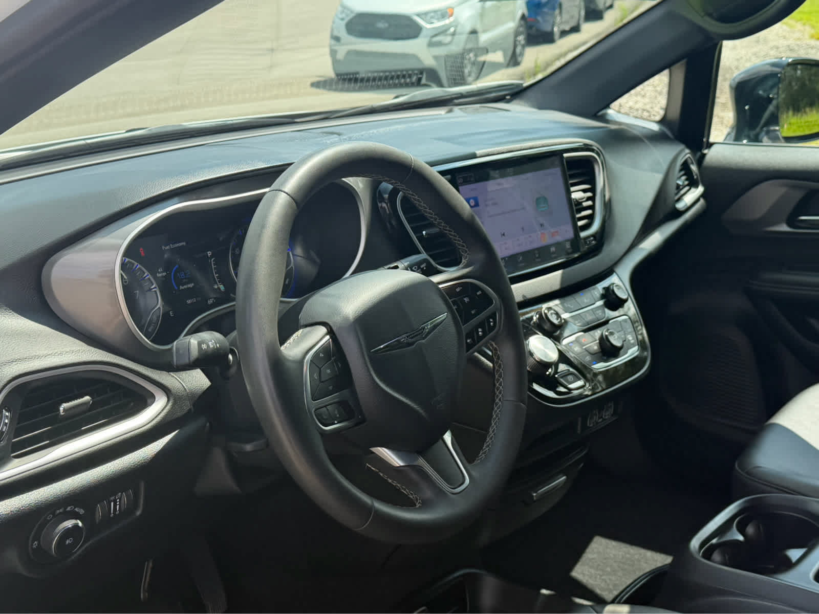 Used 2025 Chrysler Pacifica Select FWD image 19