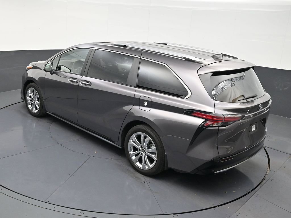Used 2024 Toyota Sienna Platinum image 14