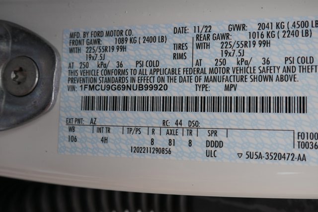 Used 2022 Ford Escape SE w/ SE Sport Appearance Package image 29