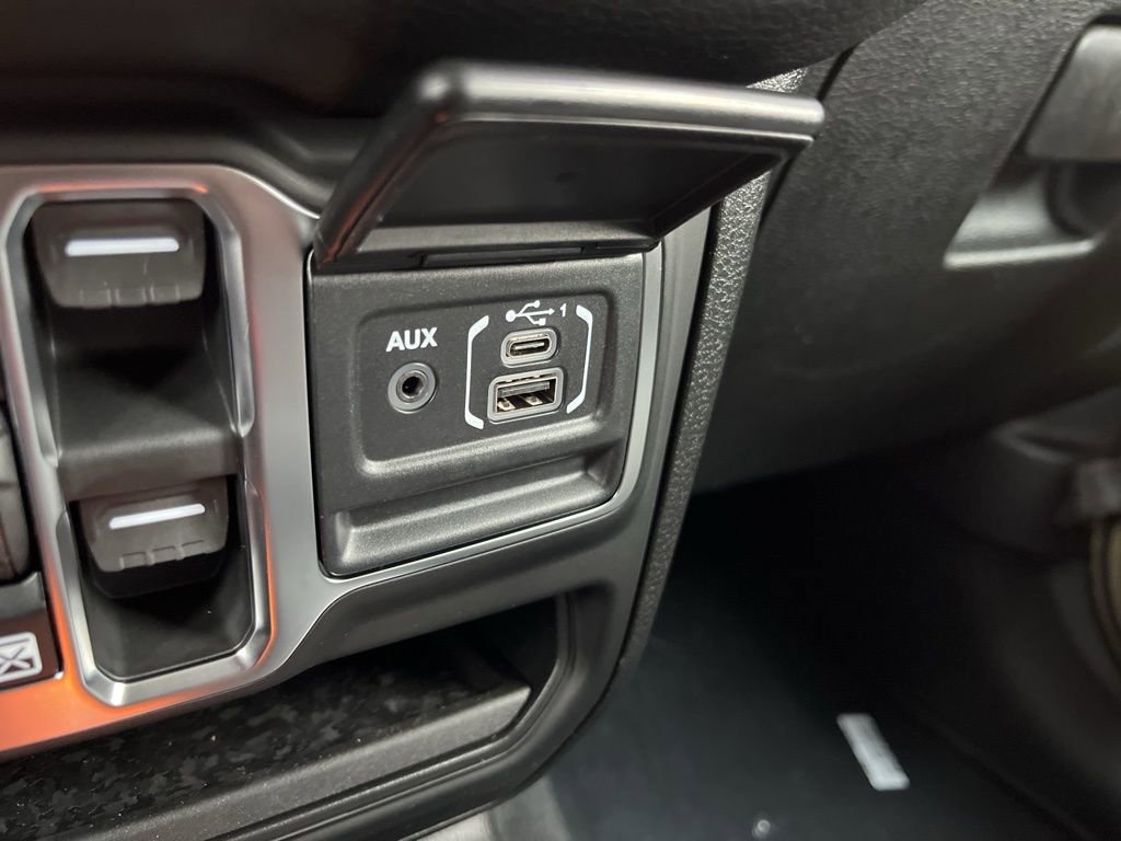 New 2026 Jeep Gladiator Sport AWD/4WD image 38