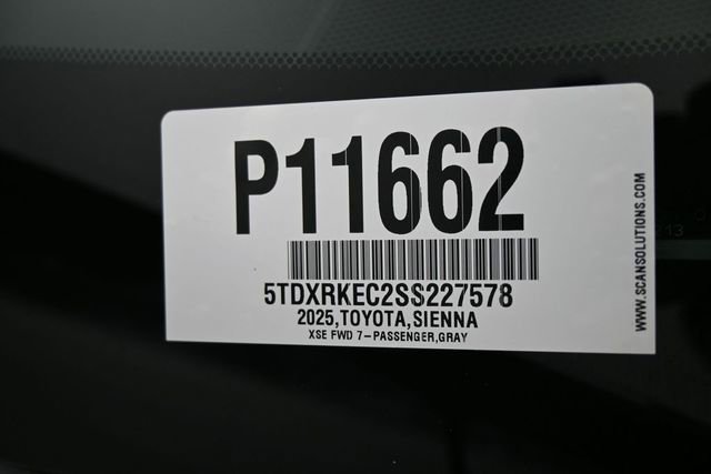Used 2025 Toyota Sienna XSE FWD image 31