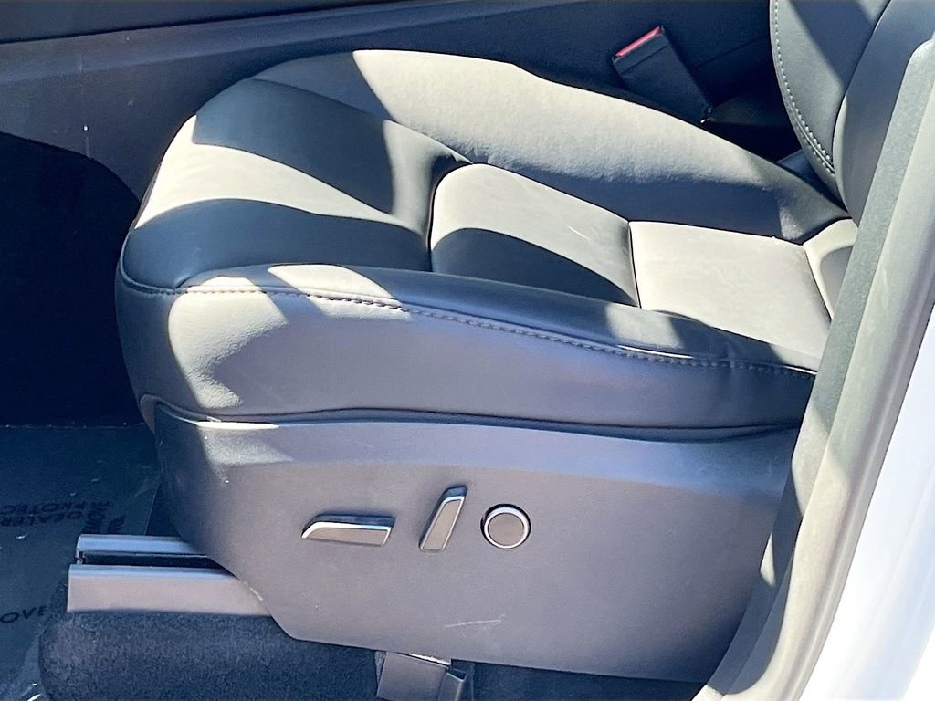 Used 2024 Tesla Model Y Performance image 18