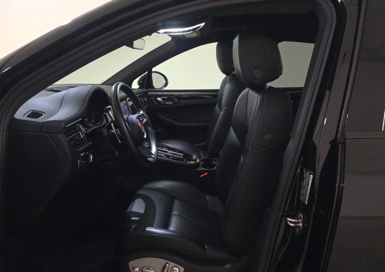 Used 2024 Porsche Macan image 6