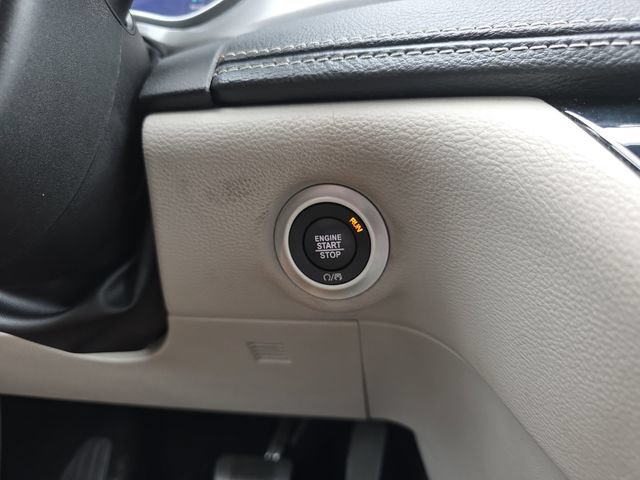 Used 2024 Chrysler Pacifica Limited FWD image 23