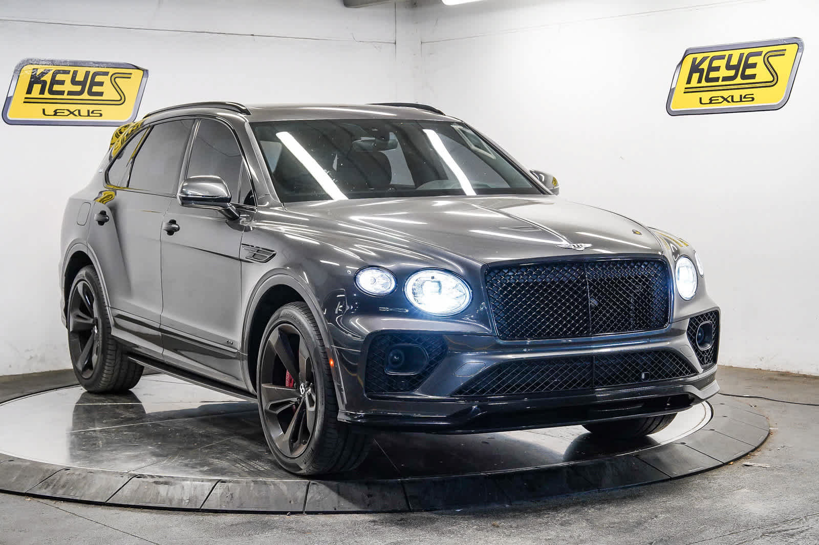 Used 2021 Bentley Bentayga AWD/4WD image 5