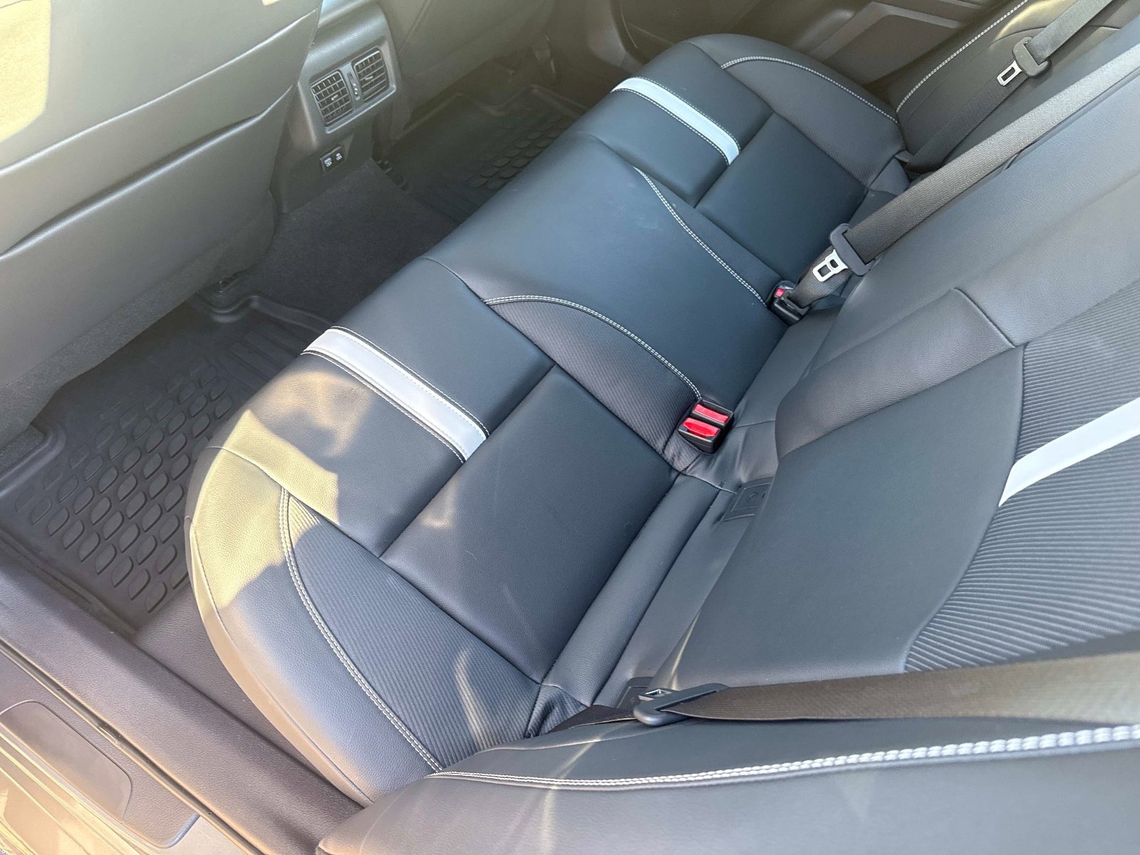 Used 2025 Toyota Camry SE image 13