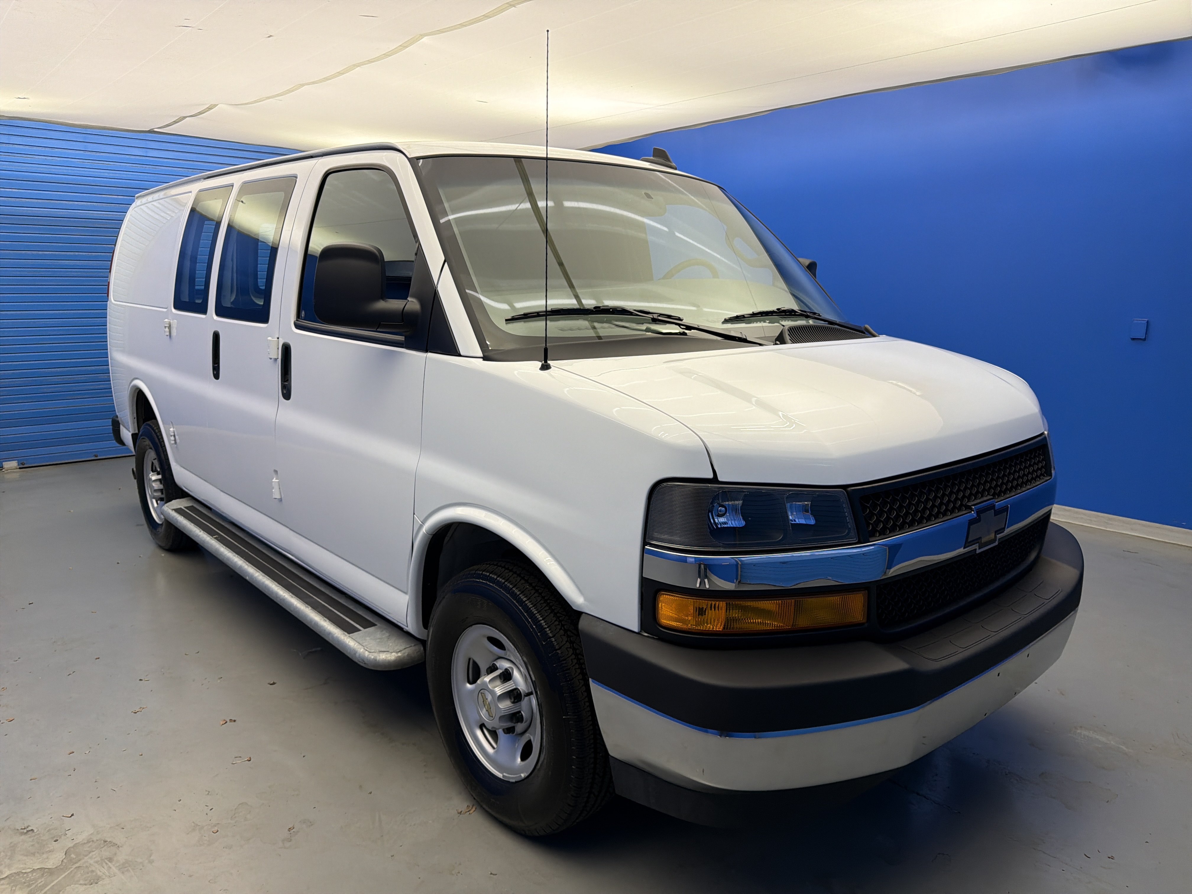 Used 2024 Chevrolet Express 2500 w/ Driver Convenience Package RWD image 2