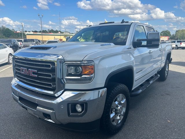 Used 2019 GMC Sierra 2500 SLT w/ Duramax Plus Package AWD/4WD image 3