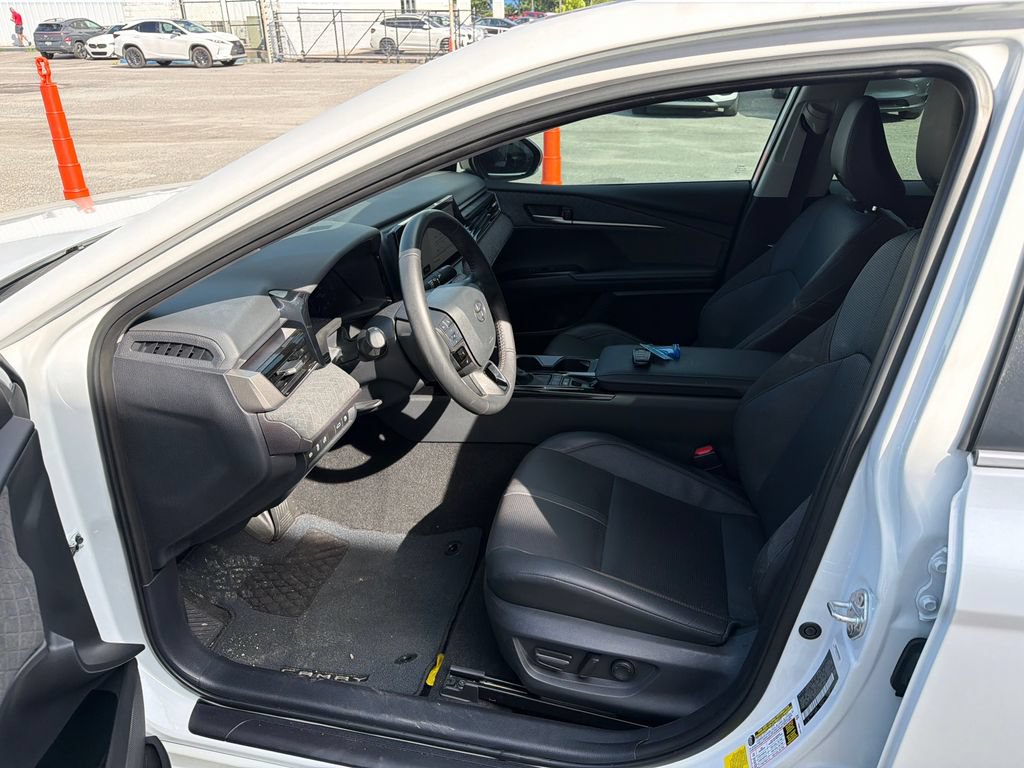 Used 2025 Toyota Camry XLE FWD image 10