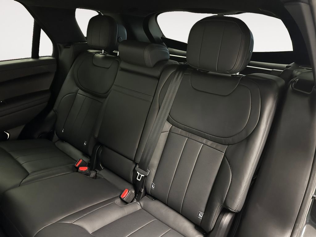 Used 2024 Land Rover Range Rover Sport SE image 10