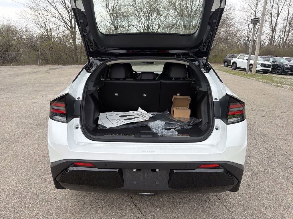 New 2026 Nissan Leaf SV+ w/ Illuminated Package FWD image 15