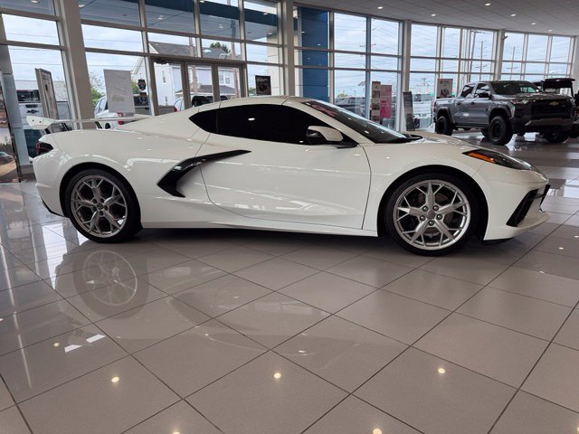 Used 2022 Chevrolet Corvette Stingray Coupe w/ 1LT RWD image 13