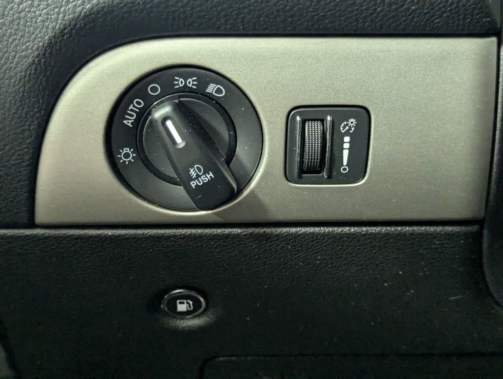 Used 2018 Dodge Durango SXT w/ 3rd Row Seating Group image 15