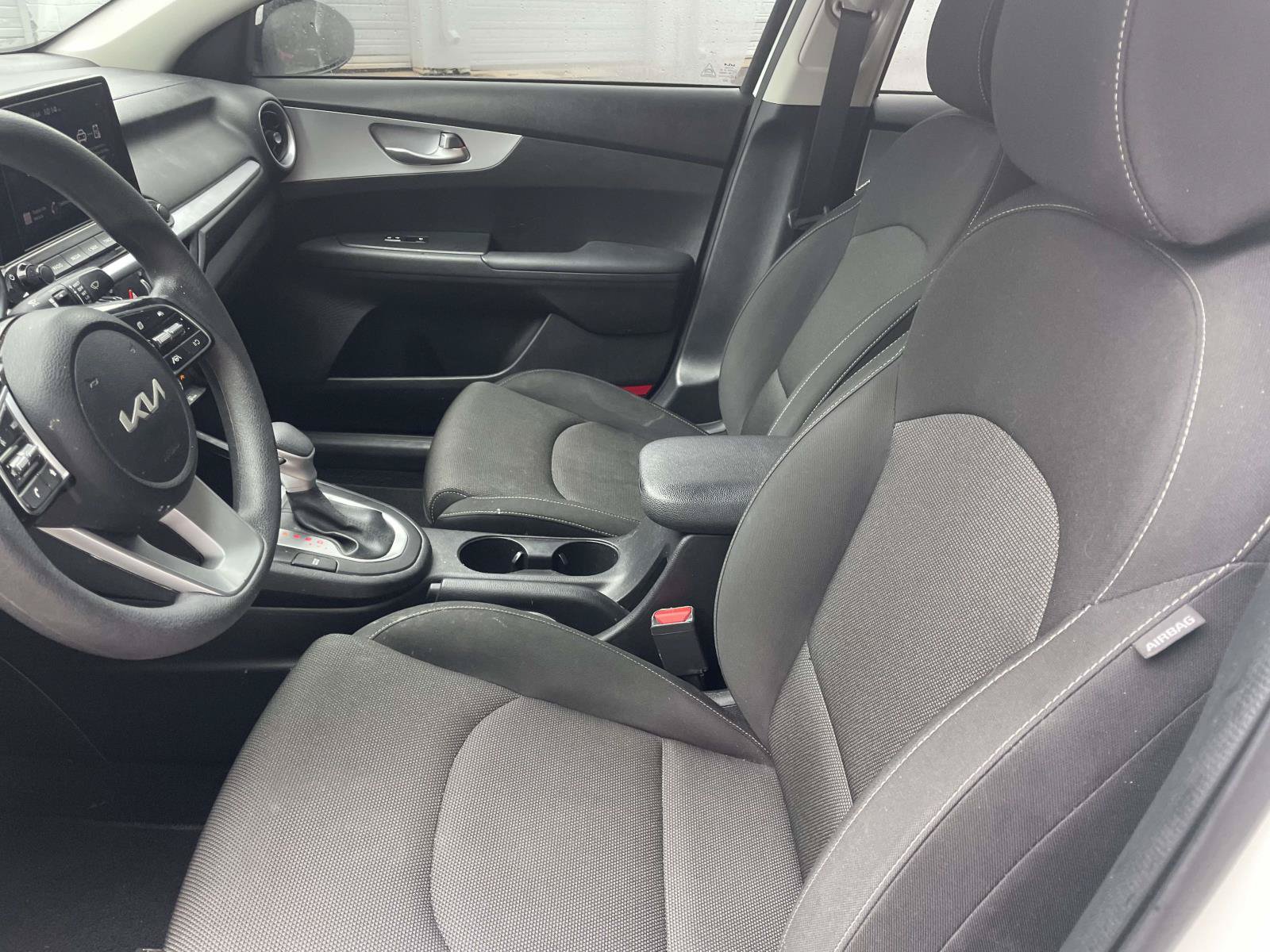 Used 2024 Kia Forte LXS FWD image 13