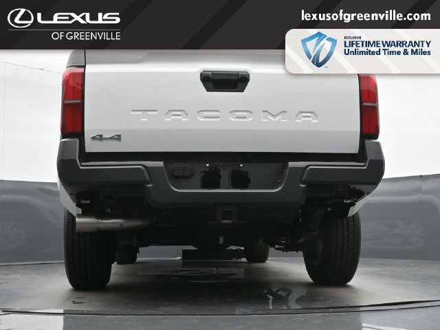 Used 2025 Toyota Tacoma SR AWD/4WD image 40
