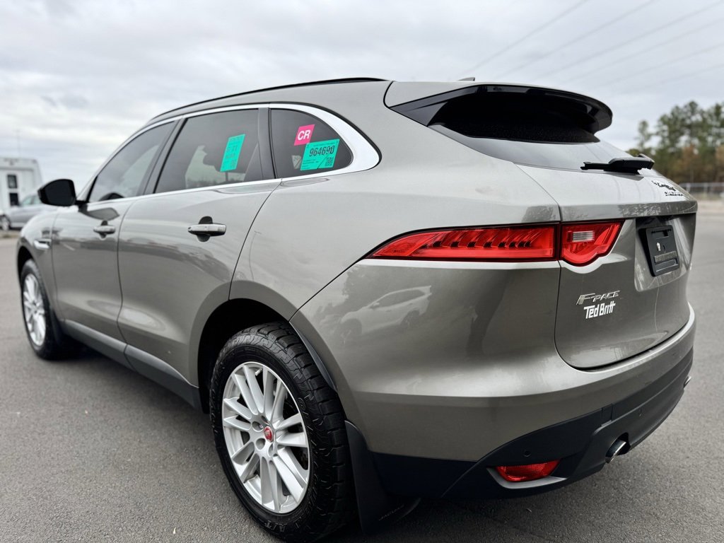Used 2018 Jaguar F-PACE Prestige image 4