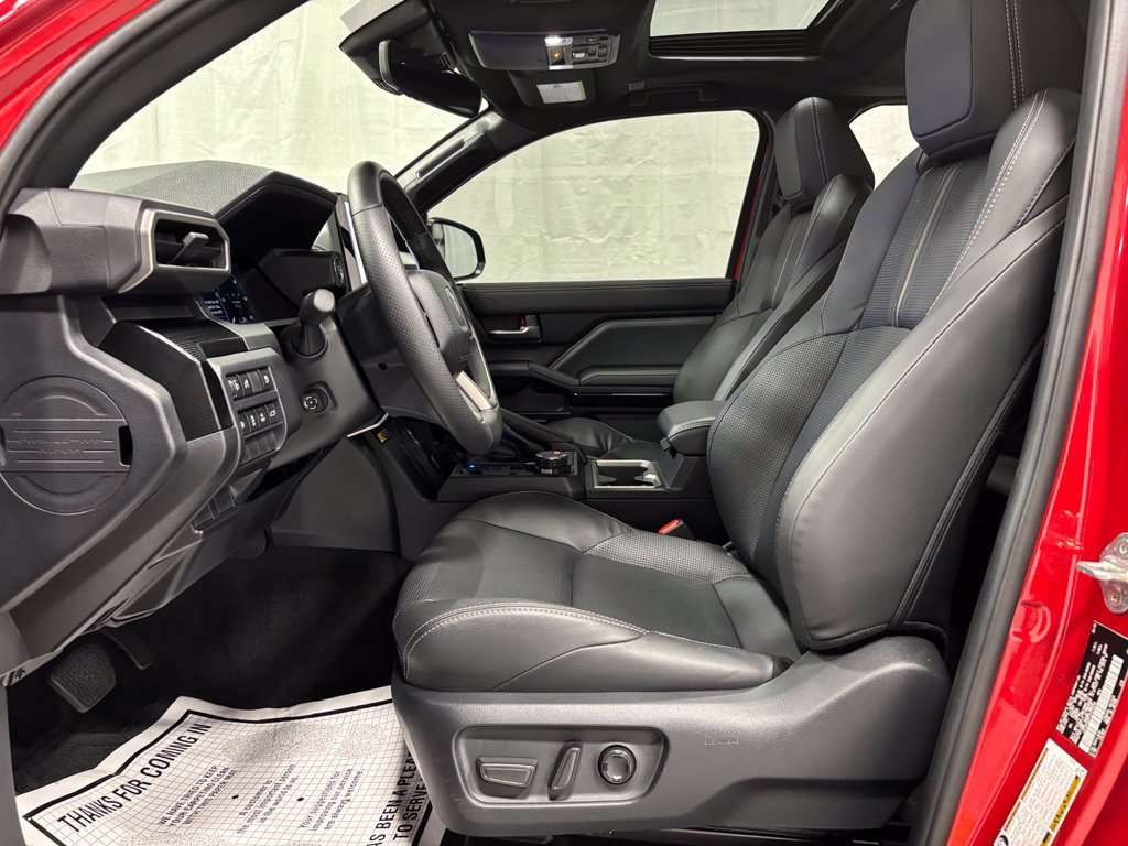 Used 2025 Toyota 4Runner Limited AWD/4WD image 14
