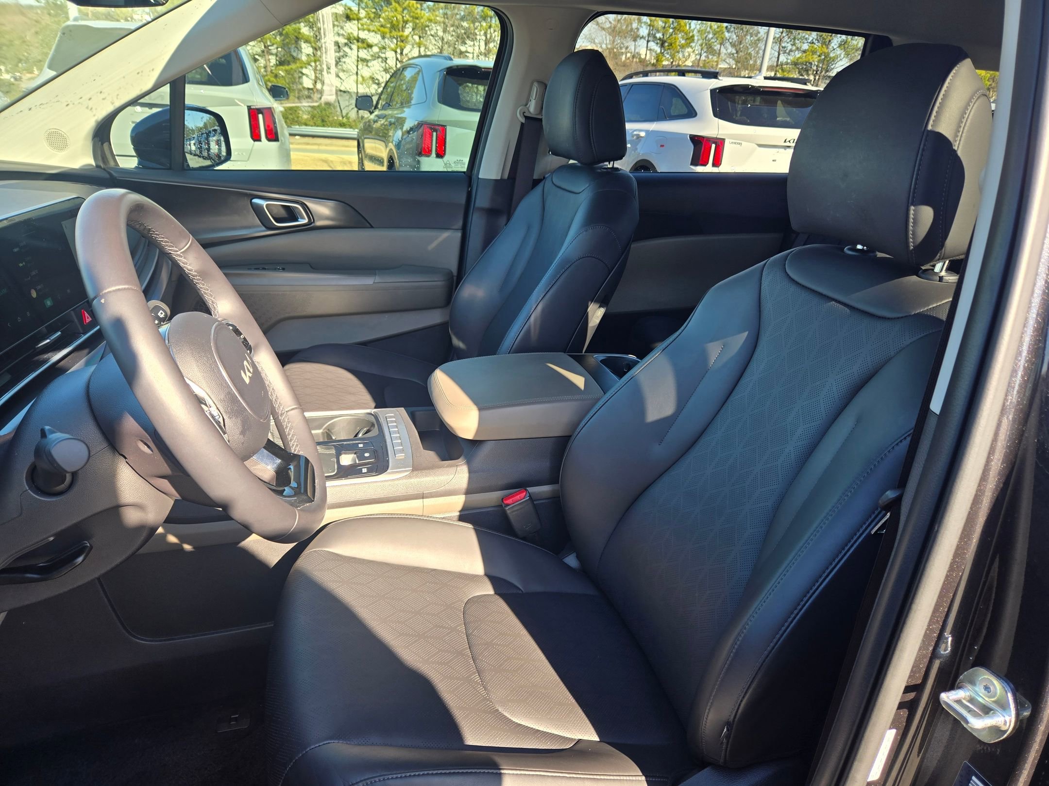 Certified 2025 Kia Carnival image 22