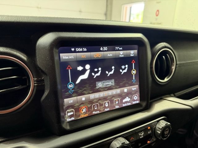 Used 2020 Jeep Gladiator Overland AWD/4WD image 16