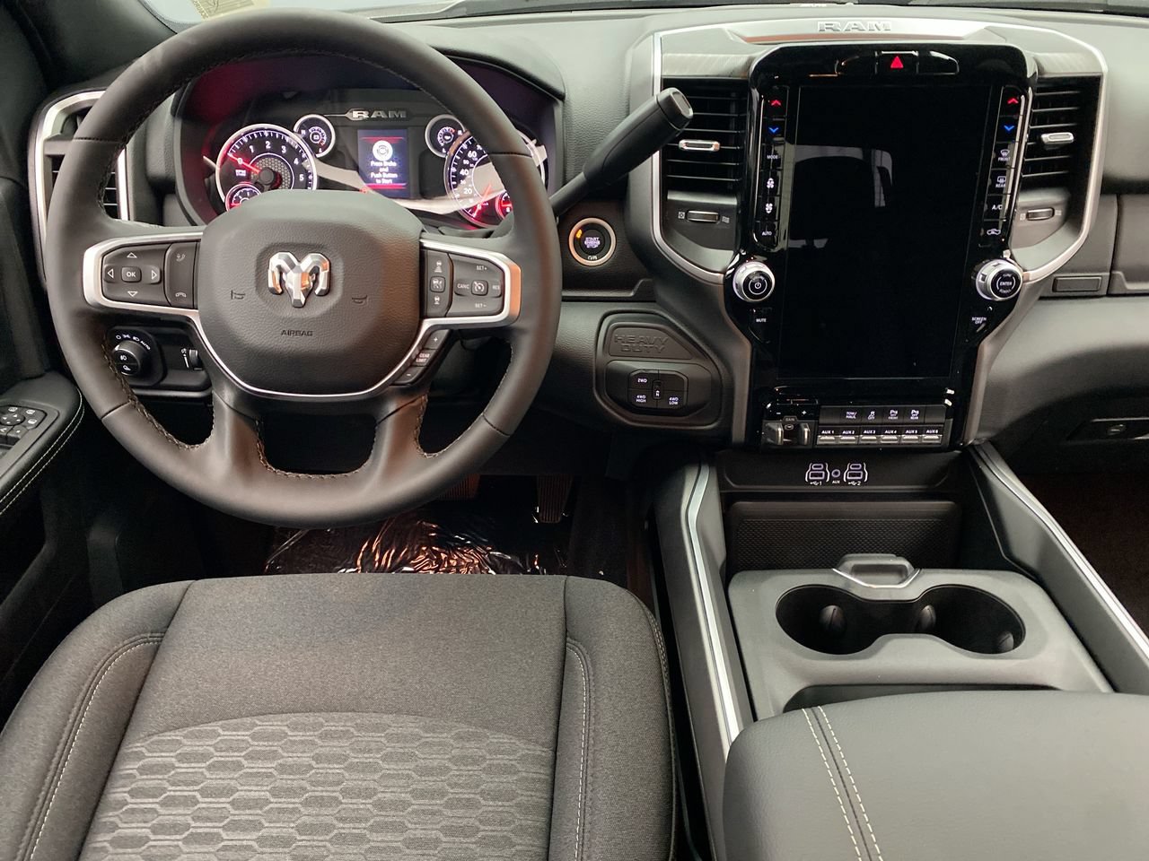 New 2026 RAM 2500 Big Horn AWD/4WD image 15