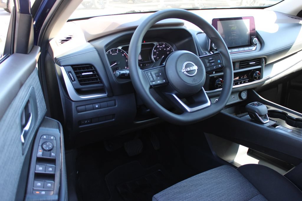 Used 2023 Nissan Rogue SV AWD/4WD image 16