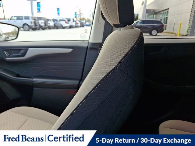 Certified 2022 Ford Escape SE w/ Cold Weather Package AWD/4WD image 18