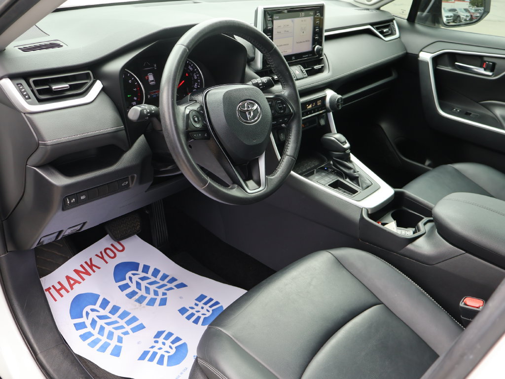 Used 2020 Toyota RAV4 XLE Premium FWD image 23