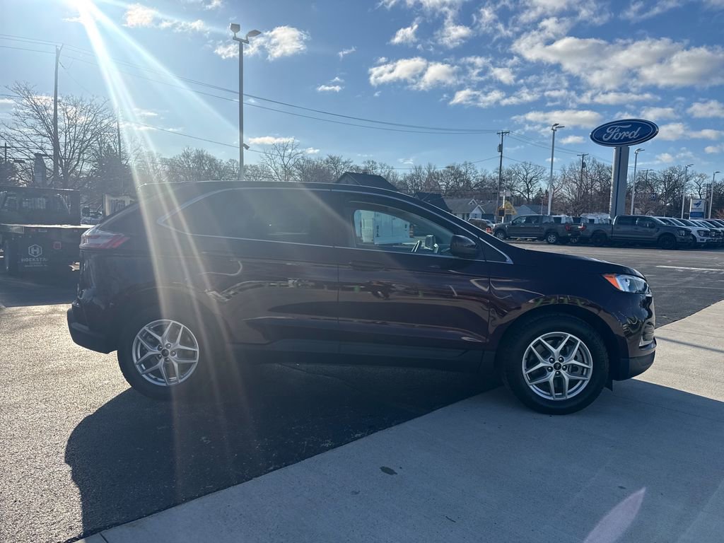 Used 2024 Ford Edge SEL w/ Convenience Package image 6