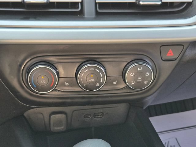 Used 2025 Chevrolet Trax RS w/ Sunroof Package FWD image 29