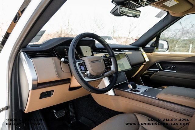 New 2026 Land Rover Range Rover Long Wheelbase SE image 2