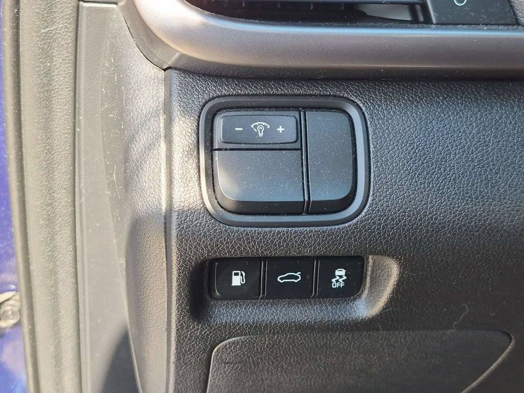 Used 2017 Kia Optima LX FWD image 12