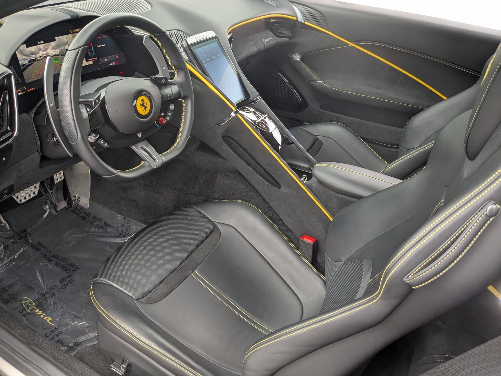 Used 2021 Ferrari Roma RWD image 4