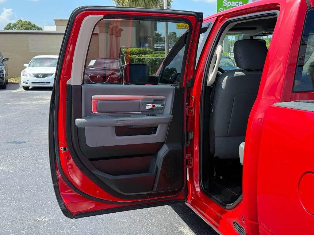 Used 2017 RAM 1500 Classic SLT image 13