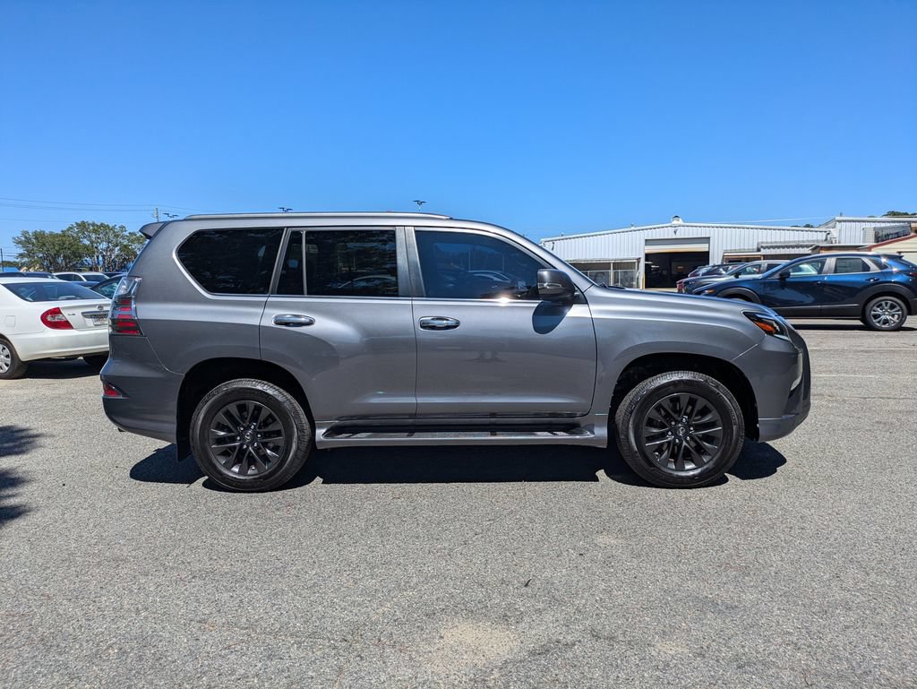 Used 2020 Lexus GX 460 Premium w/ Premium Package AWD/4WD image 3