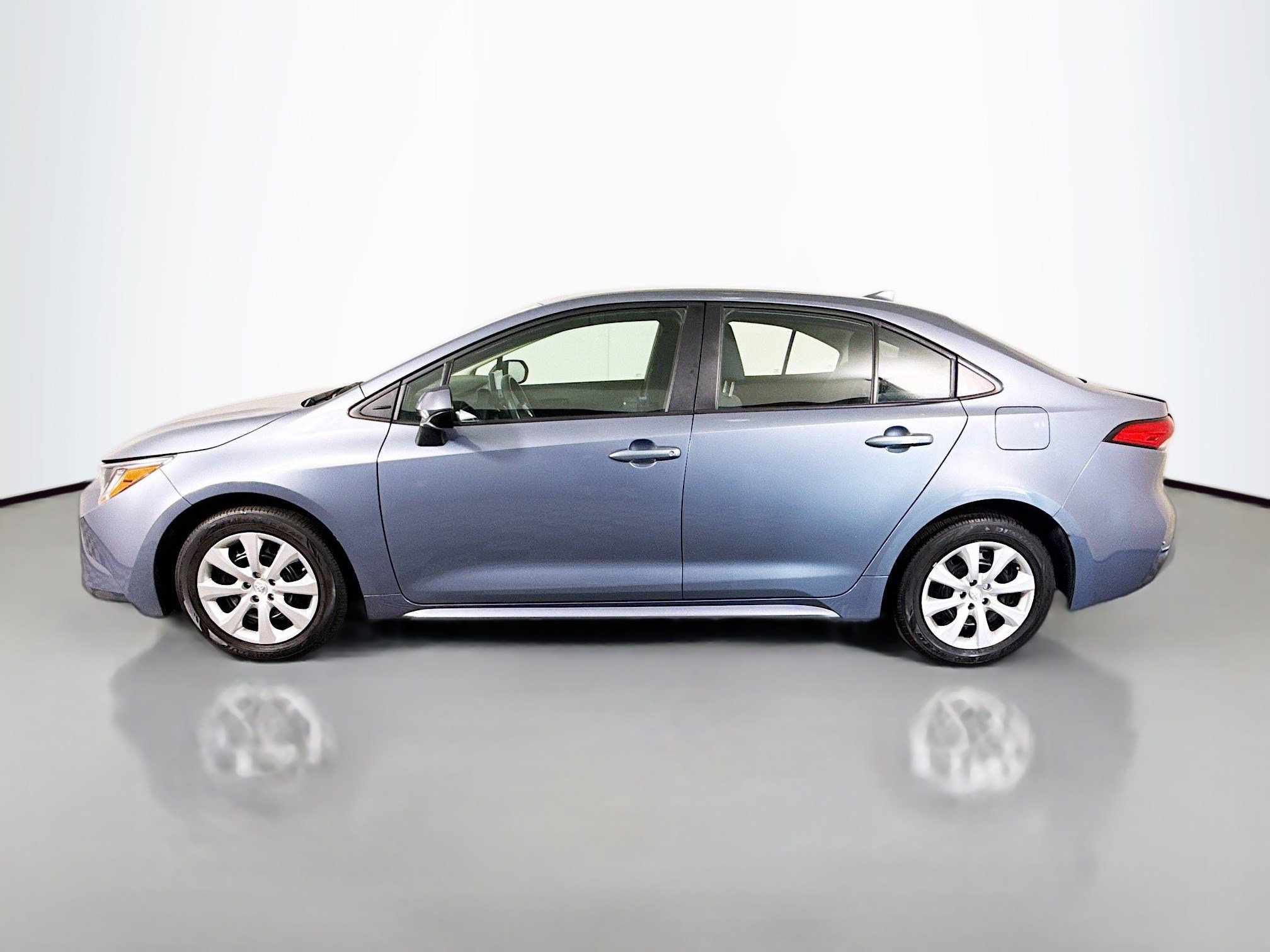 Used 2024 Toyota Corolla LE image 6
